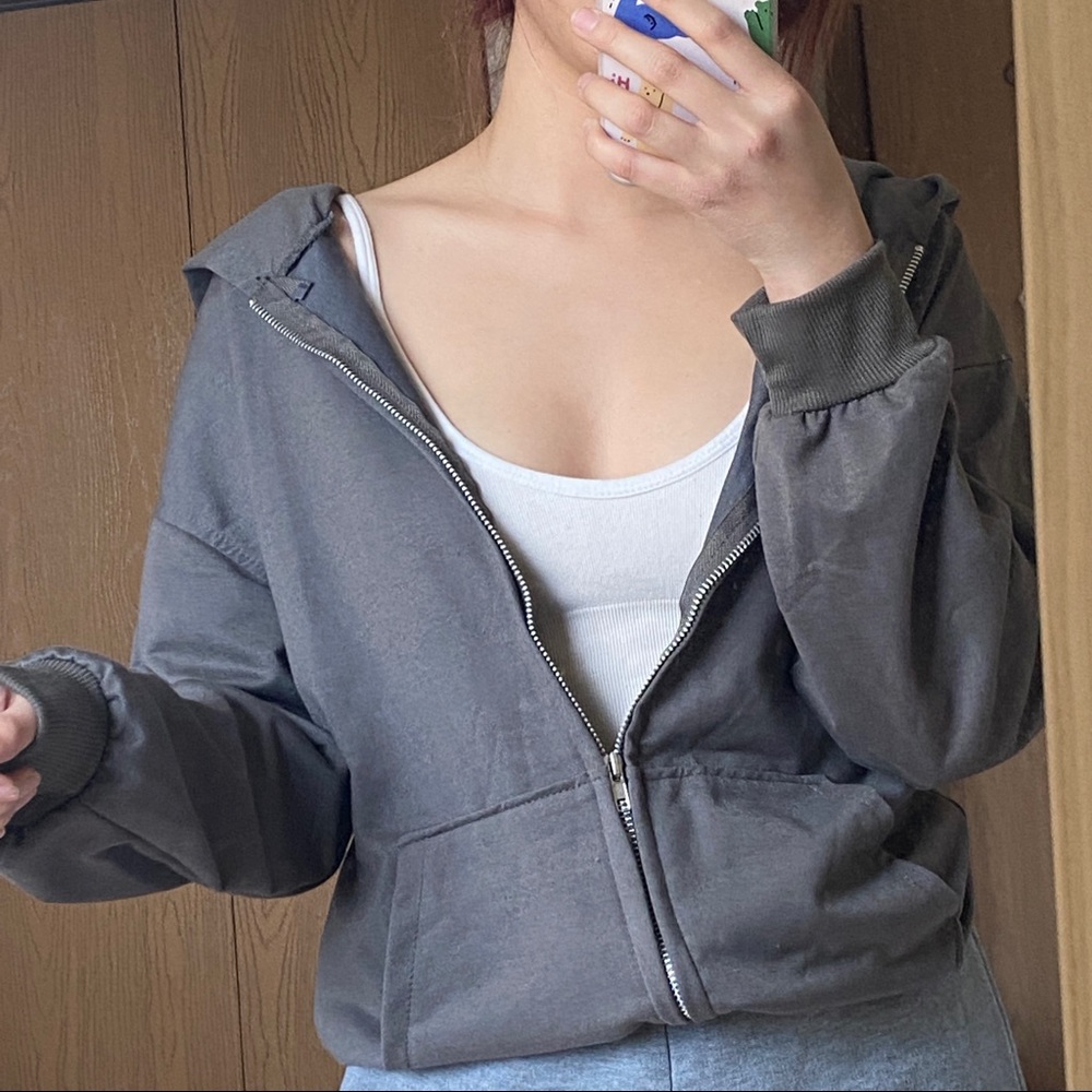 Short Zipped Hoodie